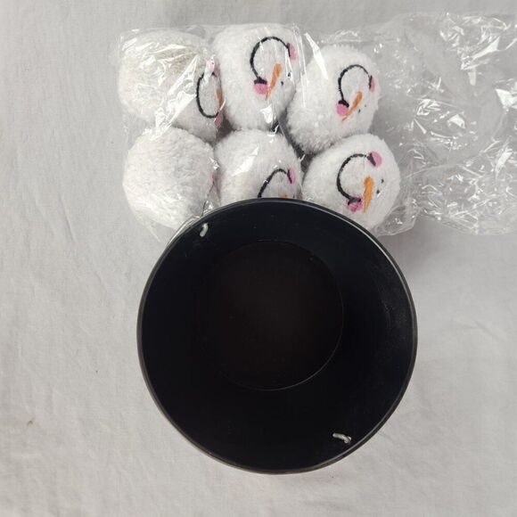 2 Indoor Snowball Fight  Balls Buckets Hallmark Red Black 6 Soft Snowballs Each - Picture 4 of 11